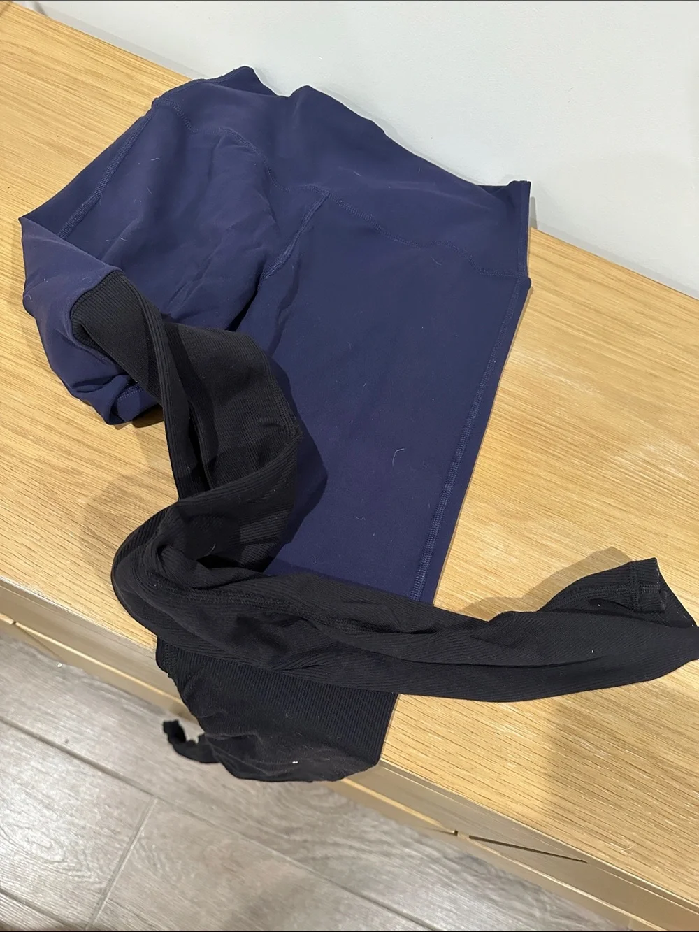 Alo Navy and Black Active Leggings